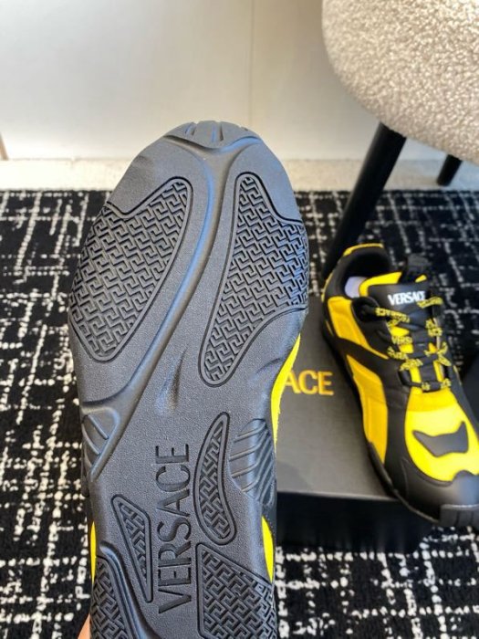 Кросівки фото 6