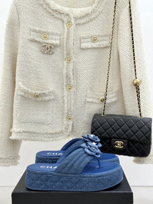 Шлепанцы женские