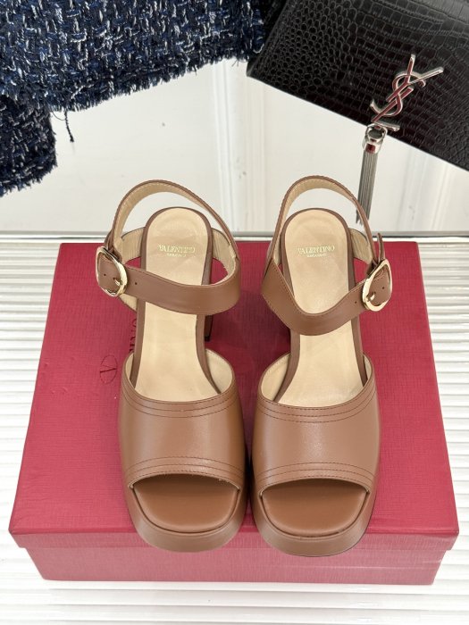 Босоножки фото 4