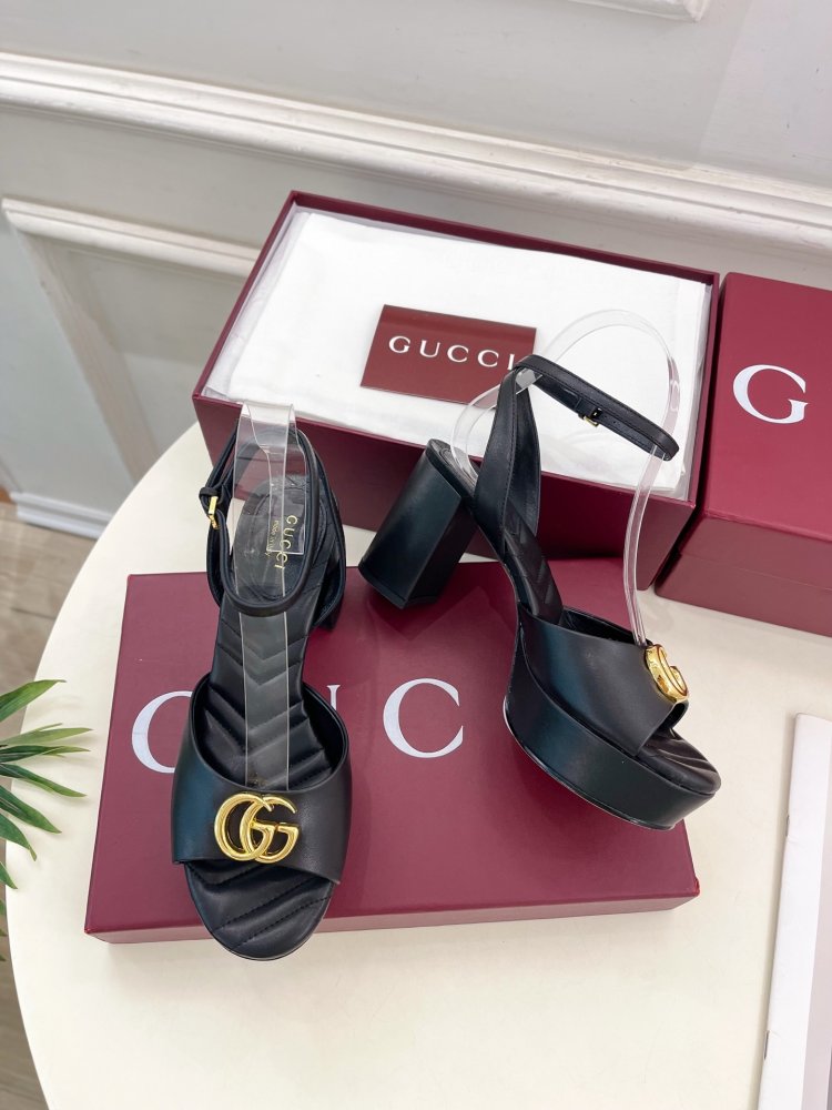 Босоножки фото 4