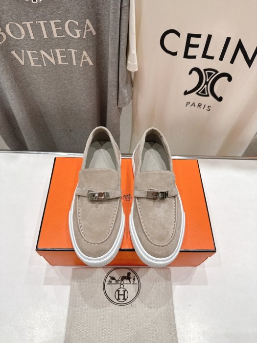 Лоферы женские