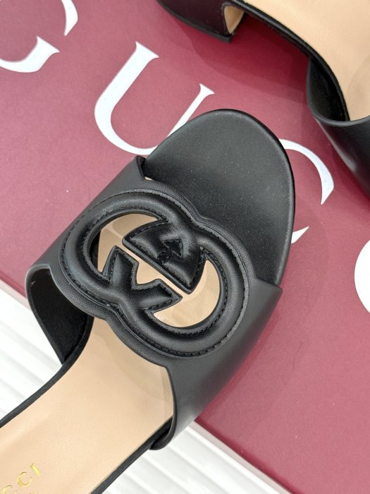 Босоножки фото 7