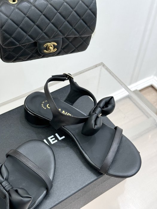 Босоножки фото 5