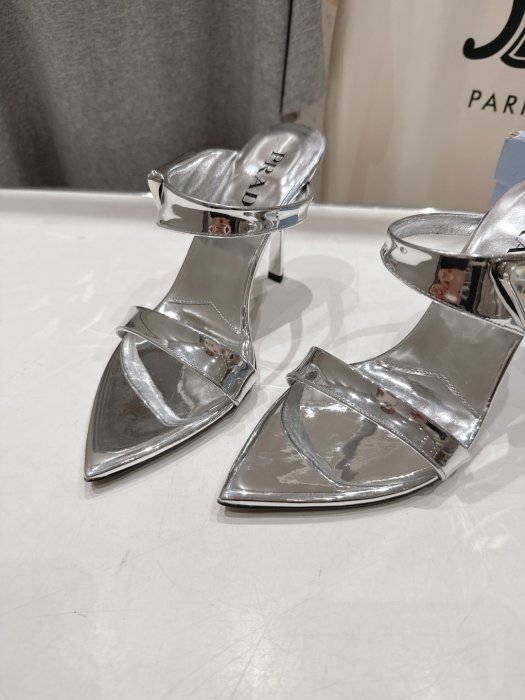 Босоножки фото 7