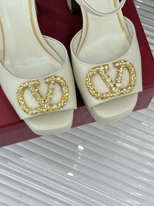 Босоножки фото 7