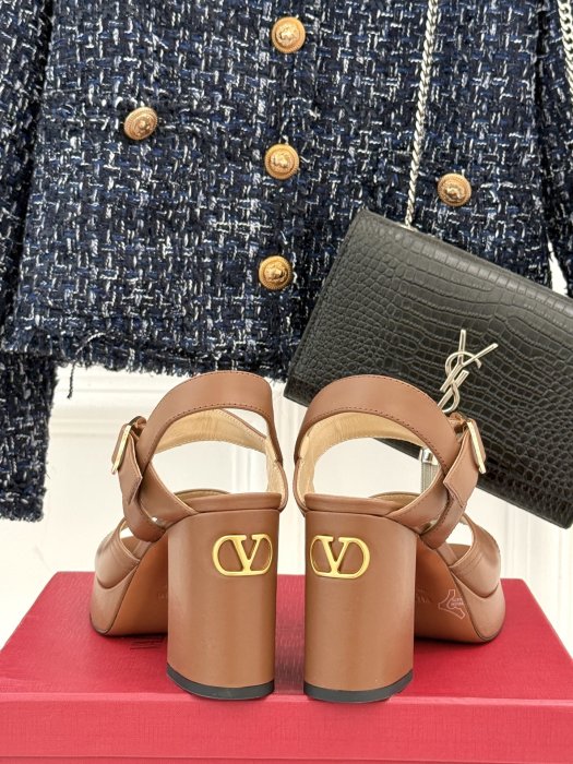 Босоножки фото 6