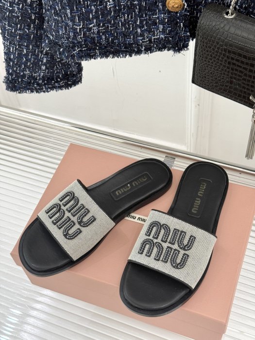 Шлепанцы фото 2