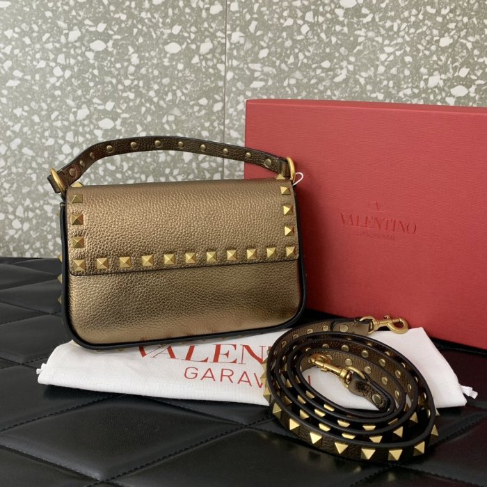 Сумка жіноча Valentino Garavani Rockstud 19 см фото 6