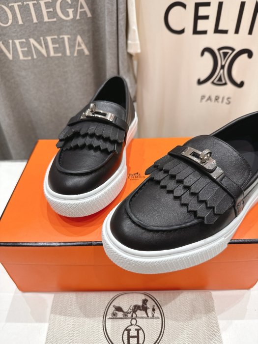 Лоферы женские фото 7