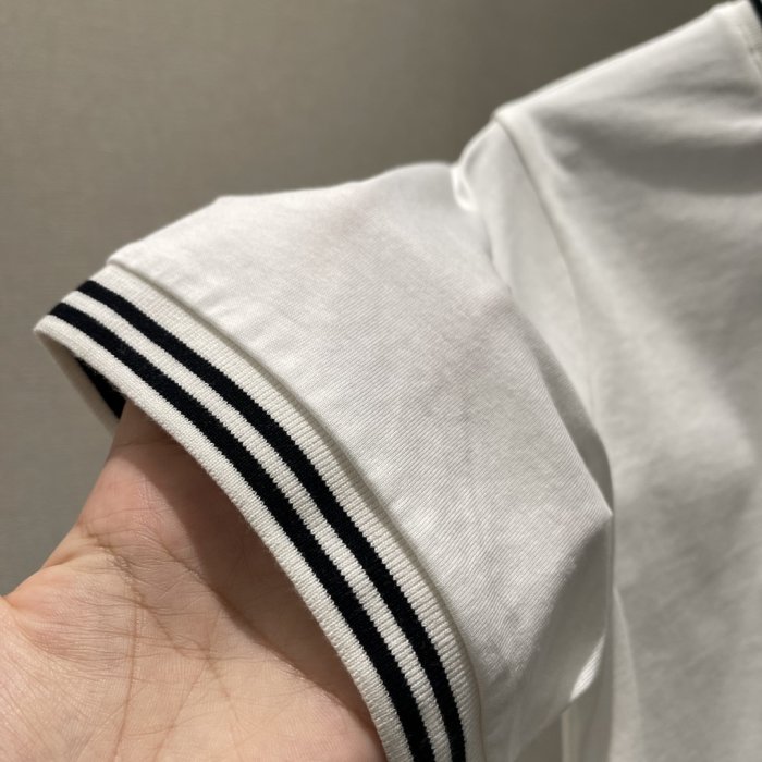 T-shirt women's фото 5