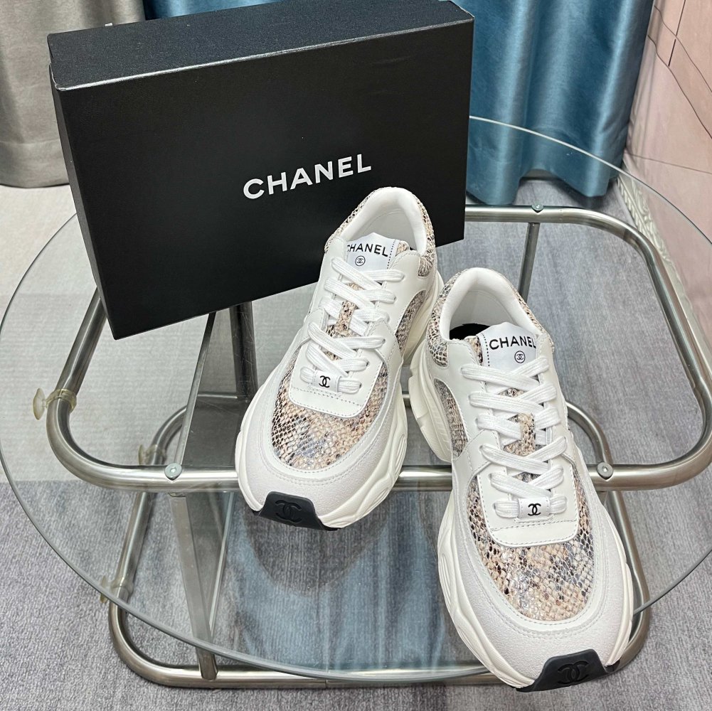 Кроссовки женские фото 5