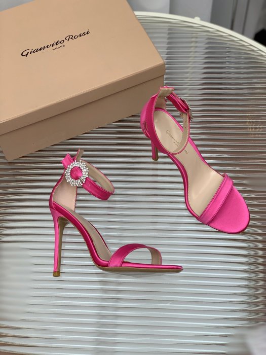 Босоножки фото 5