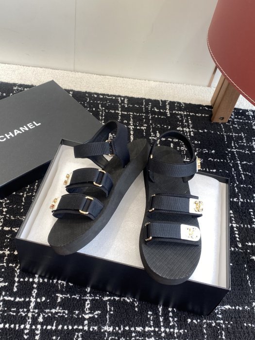 Сандалі жіночі фото 5