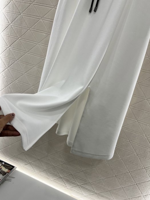 Футболка жіноча фото 9