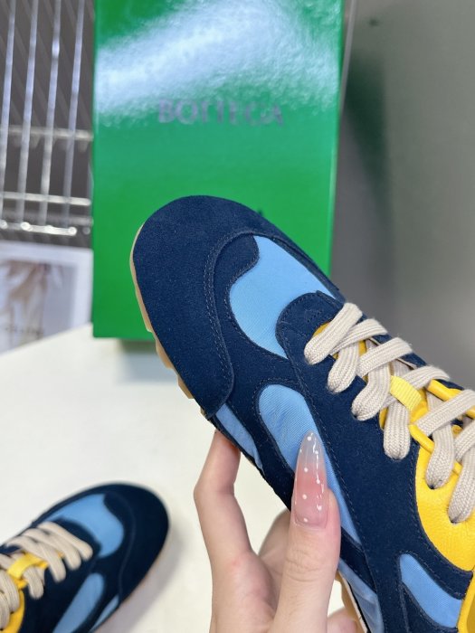 Кросівки жіночі фото 7