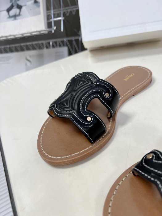 Шлепанцы женские фото 7