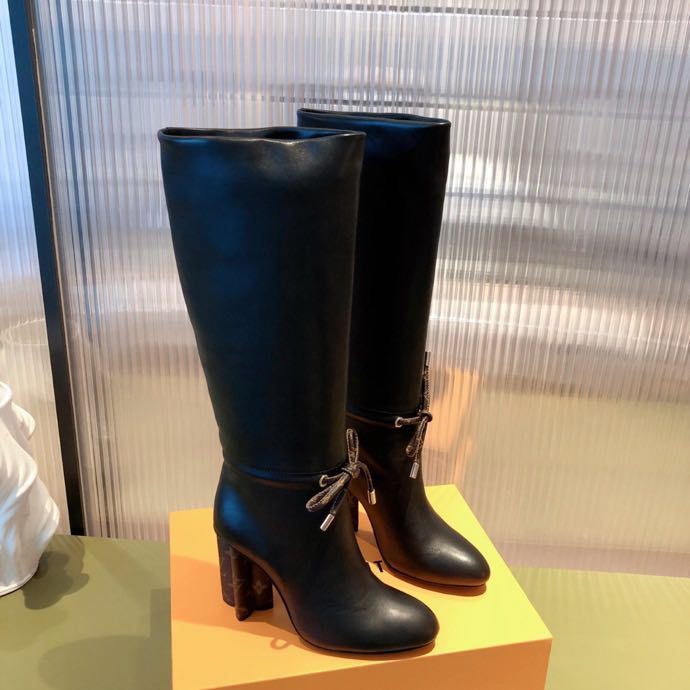 Leather women's boots