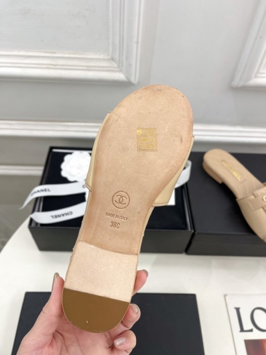 Шлепанцы фото 9