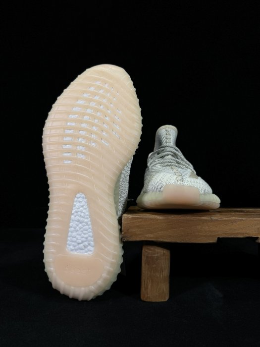 Кросівки Yeezy 350V2 фото 3