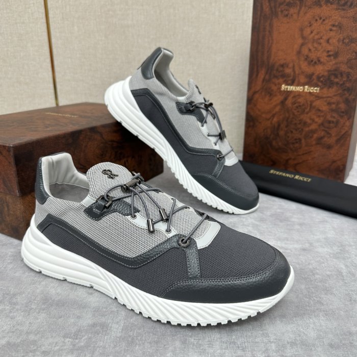 Кросівки фото 2