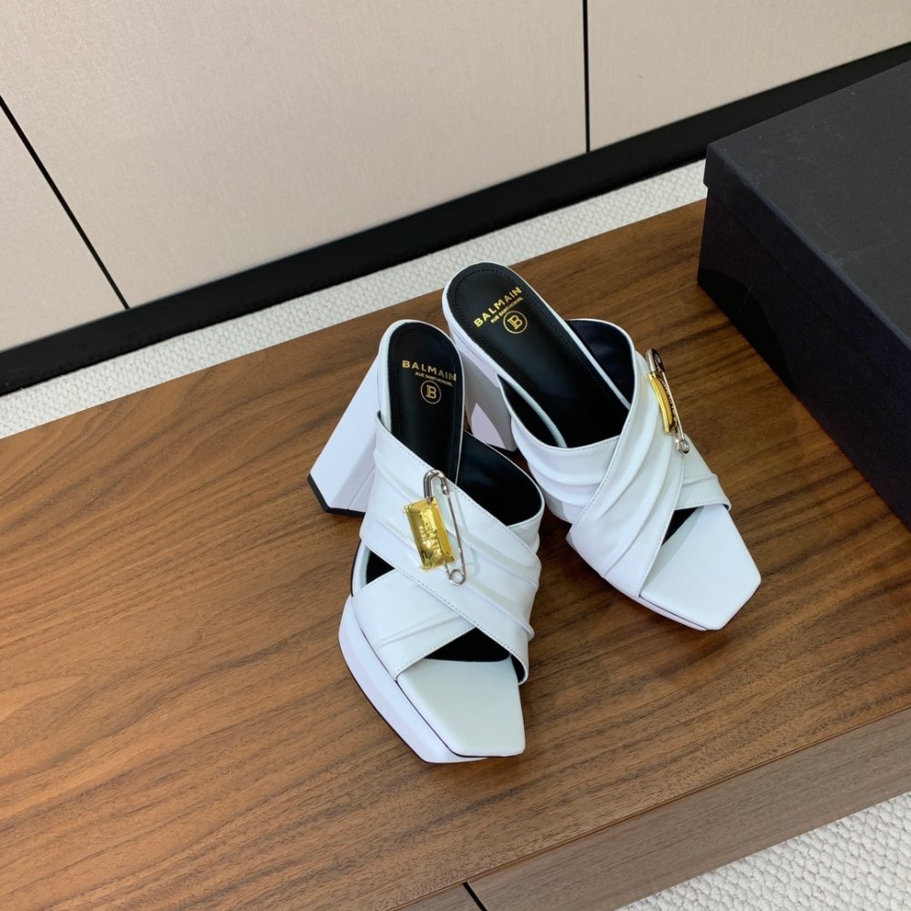 Босоножки фото 4