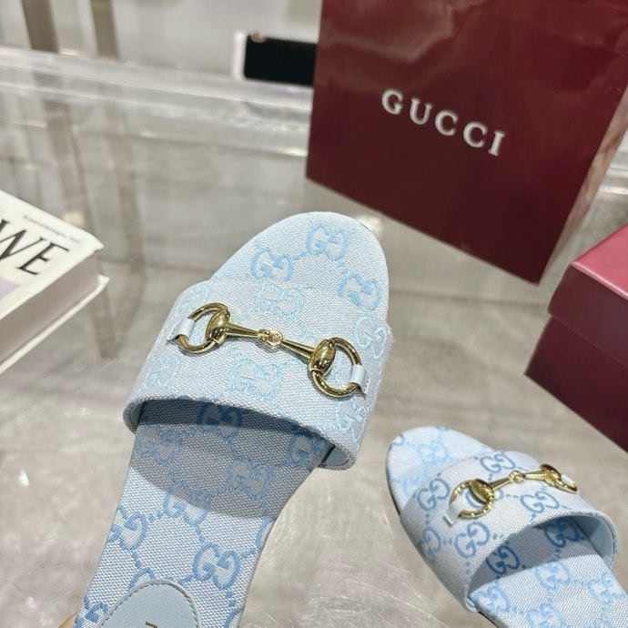 Шльопанці жіночі фото 8