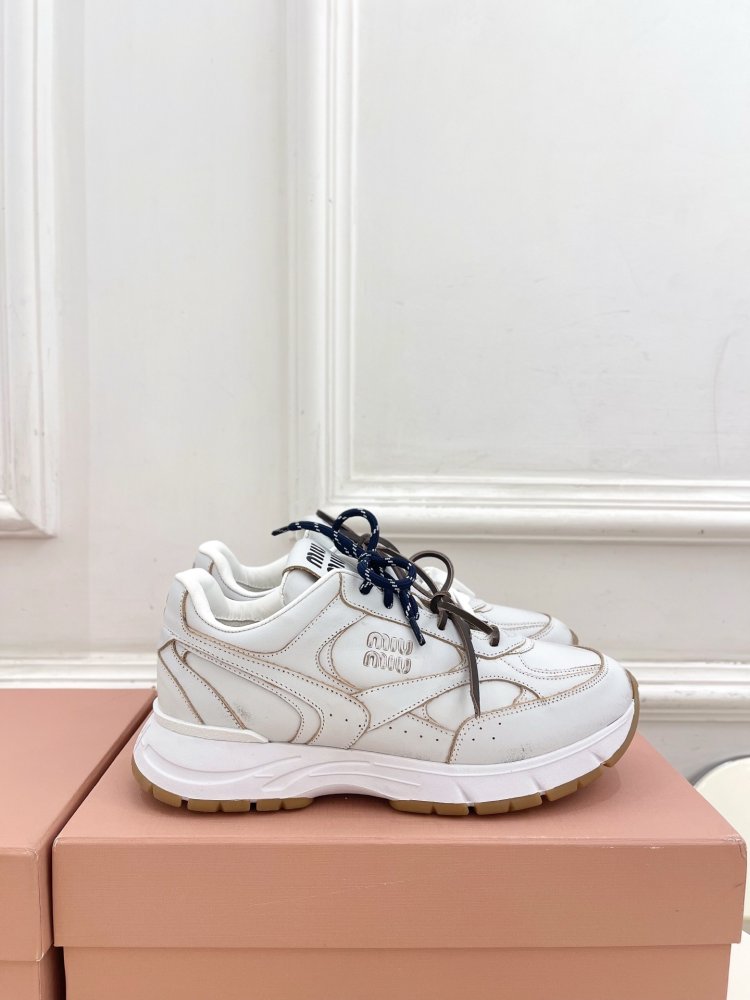 Кроссовки женские фото 2