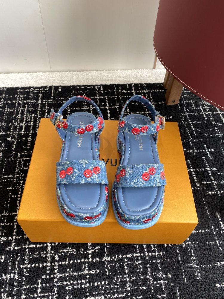 Сандалии женские