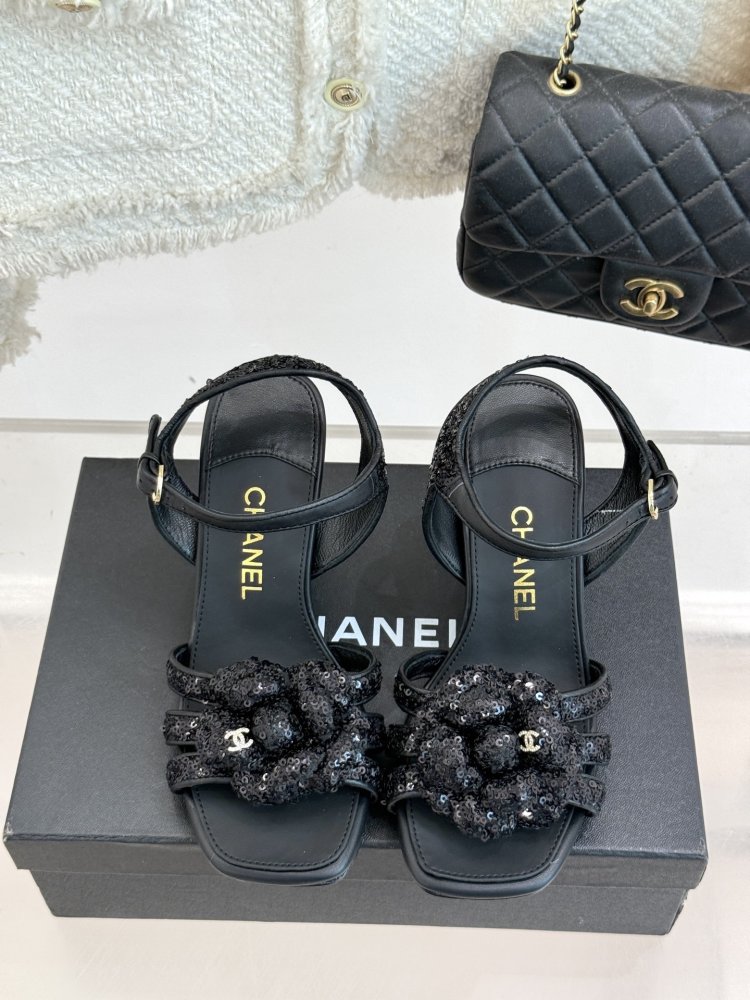 Босоножки фото 4