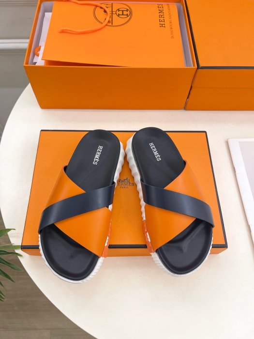 Шлепанцы женские