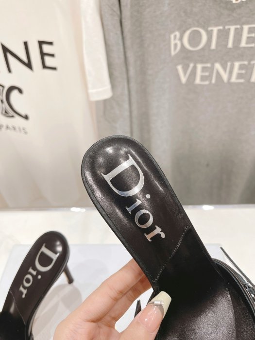 Босоножки фото 6