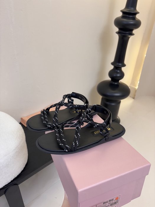 Сандалии женские фото 5