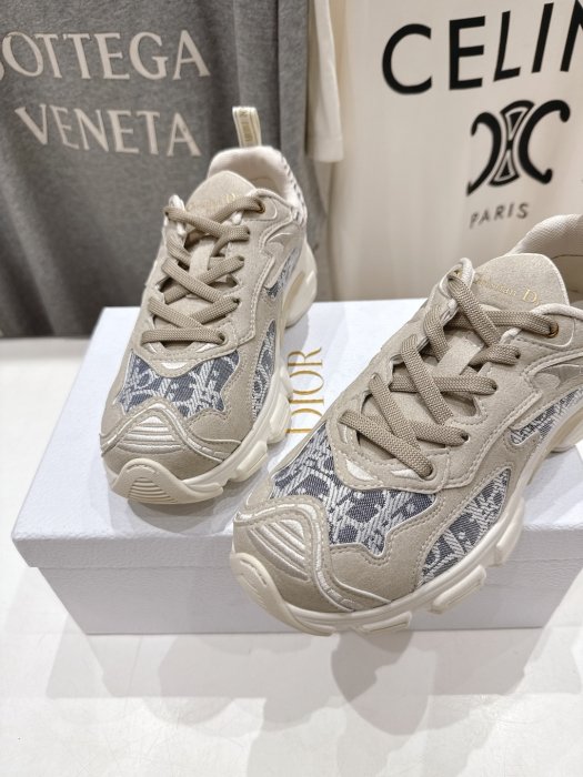 Кроссовки фото 7