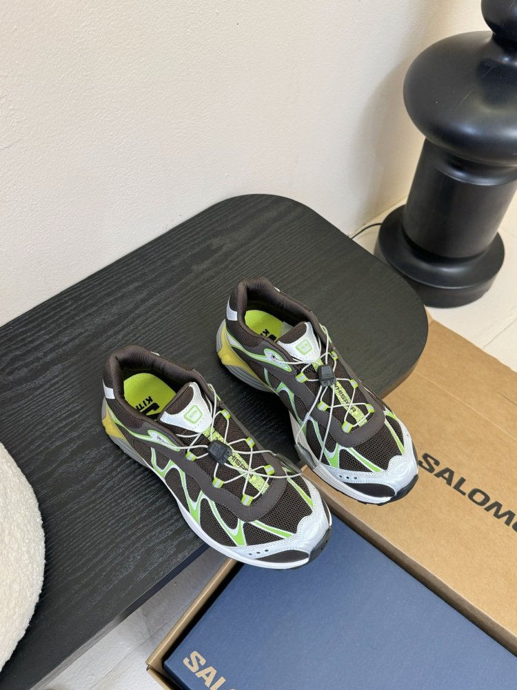 Sneakers women's XT-6