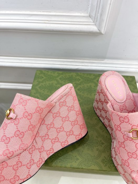 Босоножки фото 8