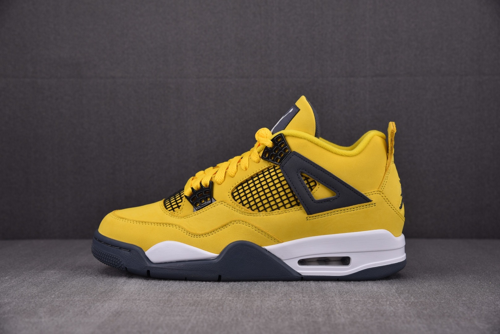 Кросівки Air Jordan 4 Retro Lightning - CT8527-700