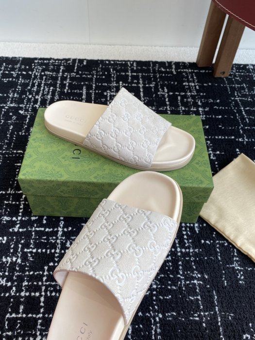 Шлепанцы фото 6