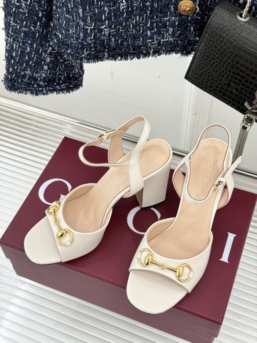 Босоножки фото 2