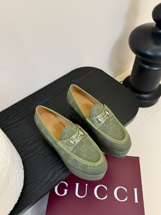 Туфли женские