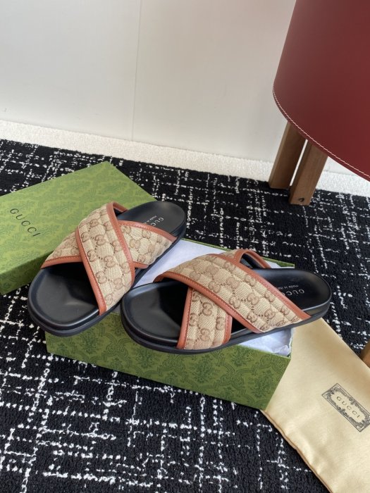 Шлепанцы фото 3