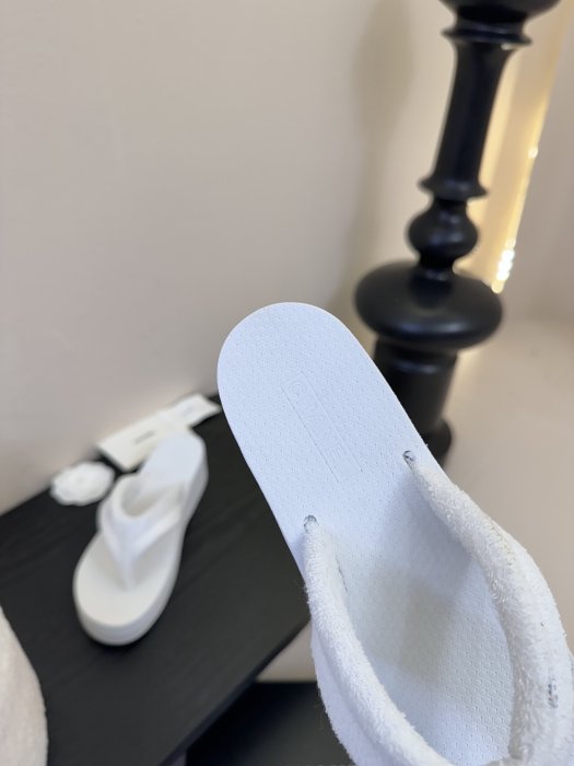 Шлепанцы фото 8