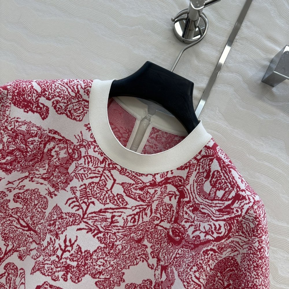 Футболка жіноча фото 3