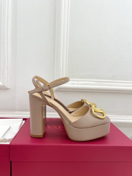 Босоножки фото 2