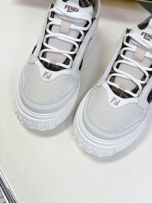 Кроссовки фото 7