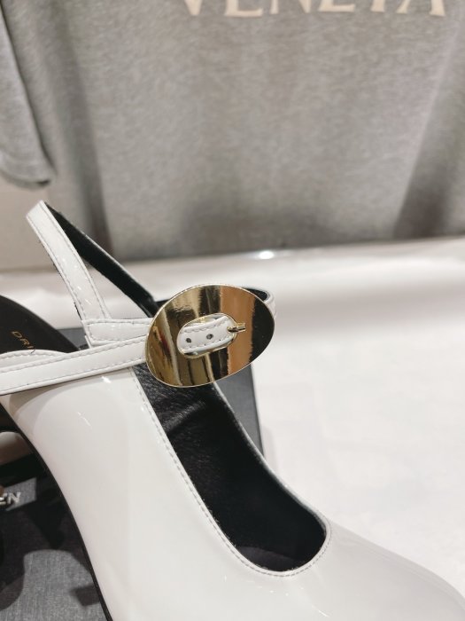 Босоножки фото 8