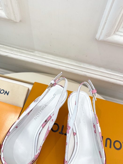 Босоножки фото 7