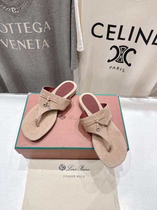 Шлепанцы фото 2