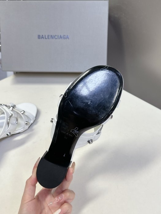 Босоножки фото 9