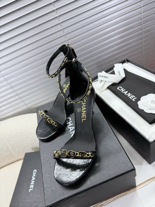 Босоножки фото 4