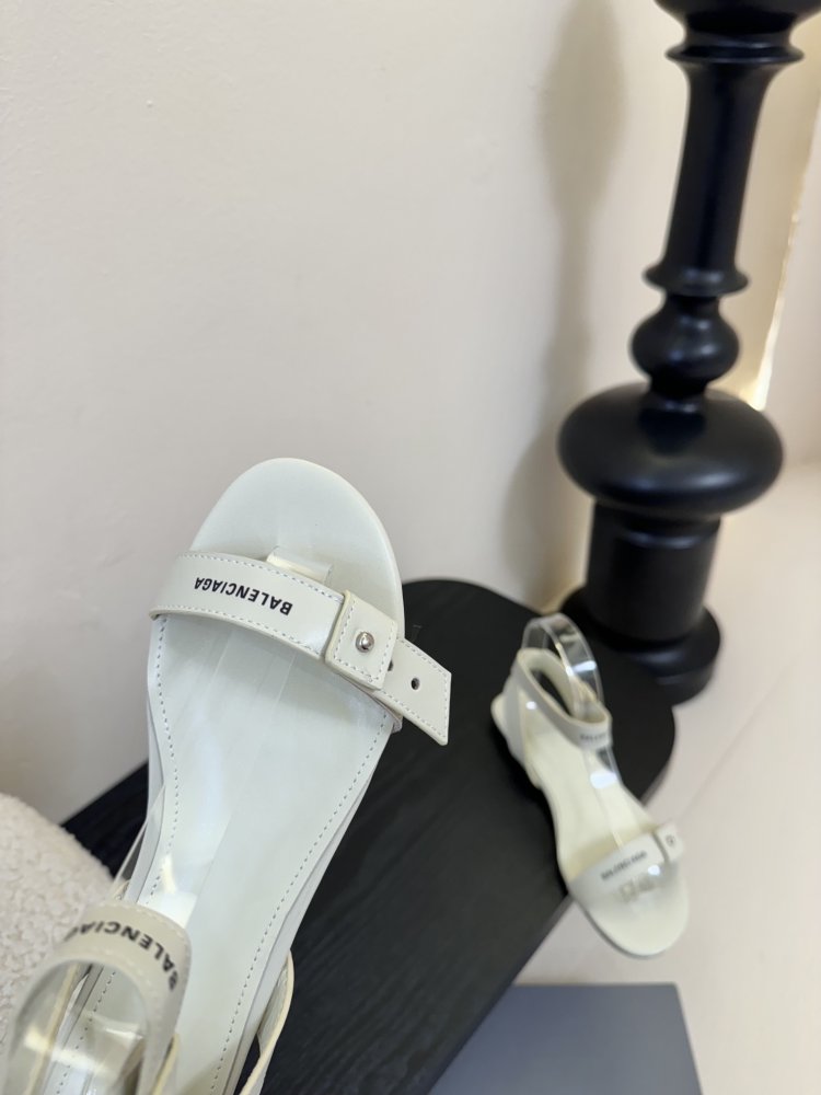 Босоніжки фото 6